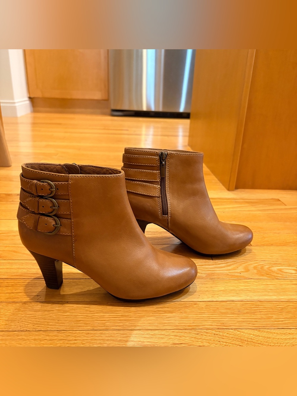 Clarks Rosalyn Genuine Leather Ankle Boots Tan Triple Strap Zip Block Heel Sz 8
